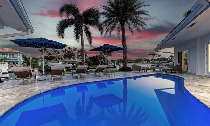 Bermuda Riviera House | Villa Azul – Coastal Oasis | 5-Min Walk to Beach & Waterfront Living