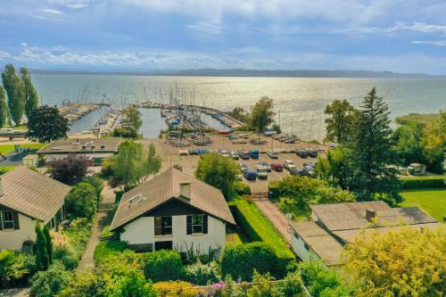 Bevaix Villa | Villa Azur au bord du lac