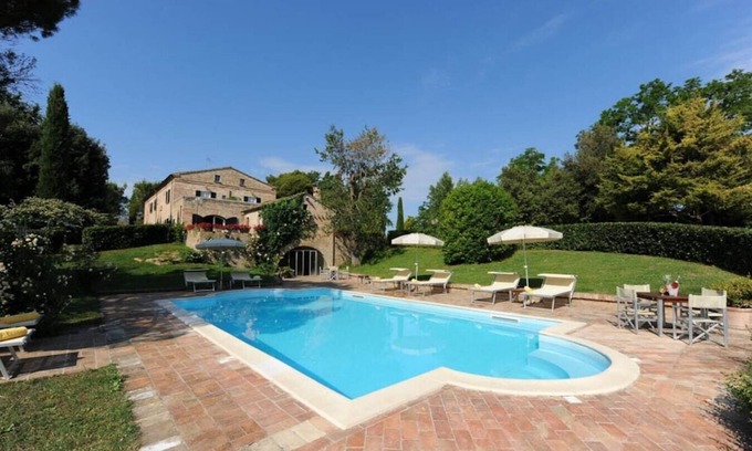 Rupoli Villa | Villa Baci - Large private property with two pools