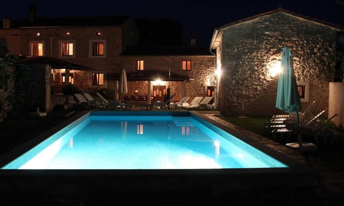 Orihi House | Villa Barbara Barban with private pool, outdoor furniture, garden, free parking