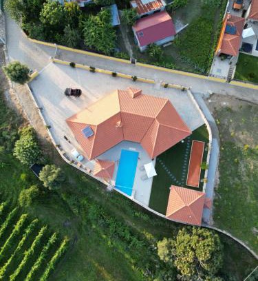 Molares Villa | Villa BASTO