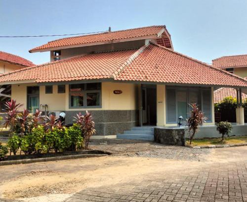 Anyer Villa | Villa Beach Anyer 1 by Anyer Adventure
