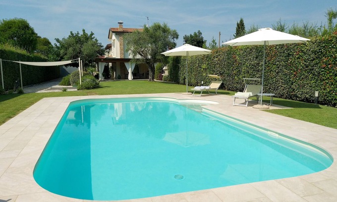 Capezzano Pianore Villa | Villa between sea and hills with private pool free Wi-Fi.