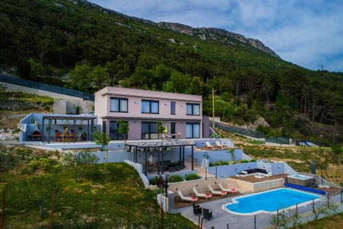 Kastel Stari Villa | Villa Blue Hill