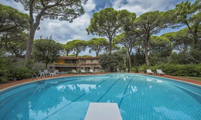 Roccamare Villa | Villa Borghese