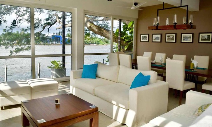 Wattala Villa | Villa by the Edge