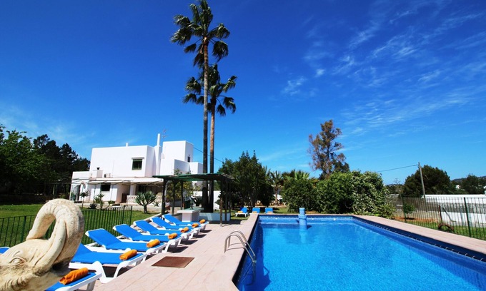 San Antonio Bay Villa | Villa Carvi | Fantastic Location | Wifi | Amazing Pool | Walk To Amenities