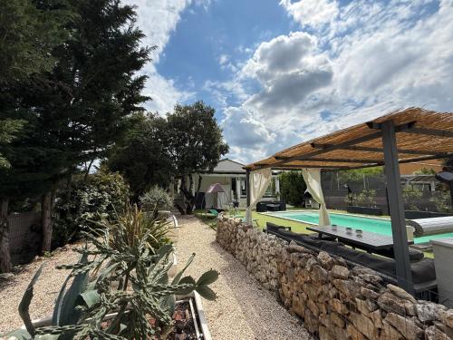 Mejannes-le-Clap Villa | Villa CarpeDiem Cévennes - piscine & terrain tennis