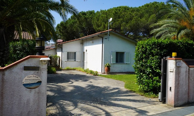 Lacona Villa | Villa Casaisoladelba 80 m. from the beach in park, parking, wi-fi, AirC