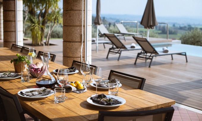Cavaion Veronese Villa | Villa Cavaion - sophisticated villa with infinity pool, park & 180° lake view