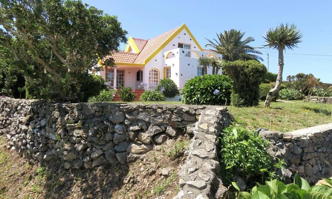Santa Cruz das Flores Villa | Villa Cedros