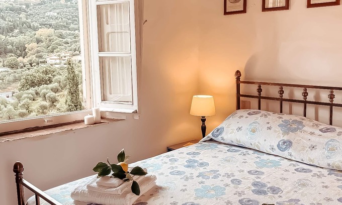 Stiava Apartment | Villa Cenami on hilltop - Sogno apartment - big POOL with view near by seaside