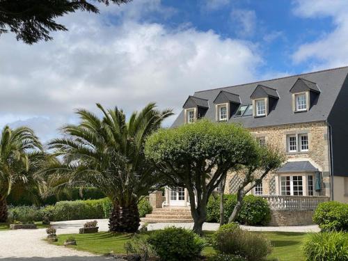 Reville Villa | Villa Champfleury, à 50 m de la plage!