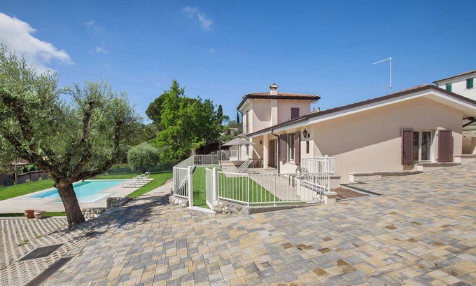 Cavaion Veronese Villa | Villa Chiara-With pool APT 1