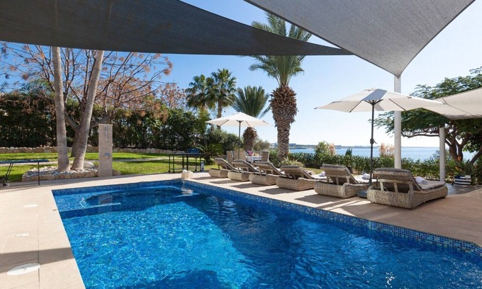 Chlorakas Villa | VILLA CLEOPATRA 5 bed, 20 metres from Ocean, Stunning Sea Views, Roof Terrace