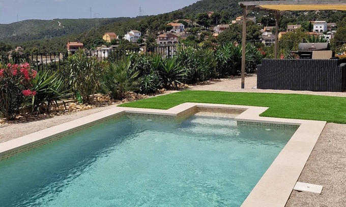 Canyelles Apartment | Villa Contenta Canyelles, on top of the hill, sea view. Petfriendly!