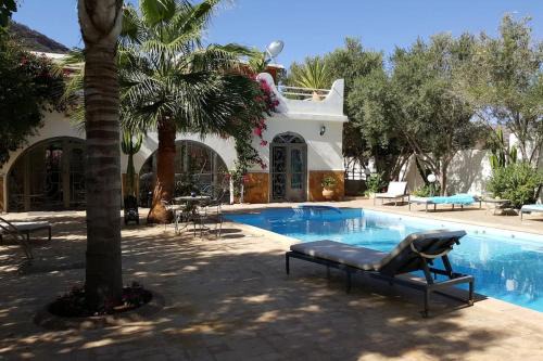 Aourir Villa | Villa de charme, jardin paysagé, piscine privée
