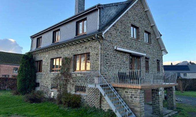 Paliseul Villa | Villa De Miguel enjoy a pleasant moment with family or friends