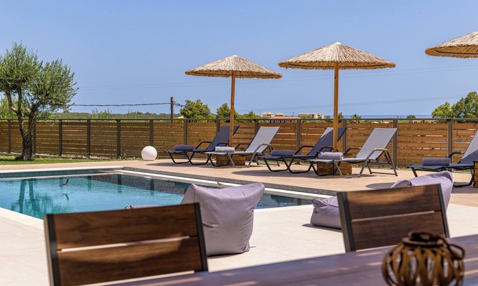 Alykes Villa | Villa Del Norte