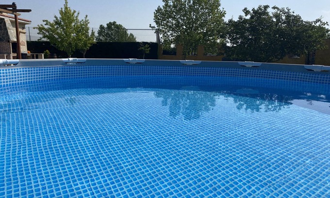 Calvarrasa de Abajo Ski Chalet | Villa El Salinar, 10 minutes from Salamanca. Ideal for families and groups. 9 seats