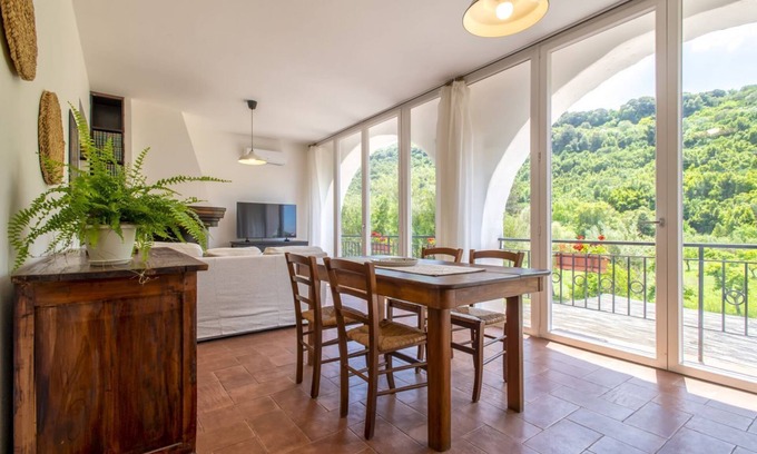 Sassari Apartment | Villa Elighe. Apartment surrounded by greenery