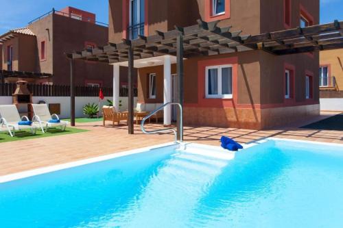 Corralejo Villa | Villa Emma Private Pool Wifi FIBRA MiniGolf