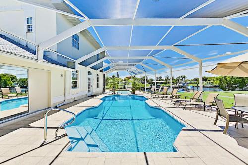Yacht Club House | Villa Euphoria
