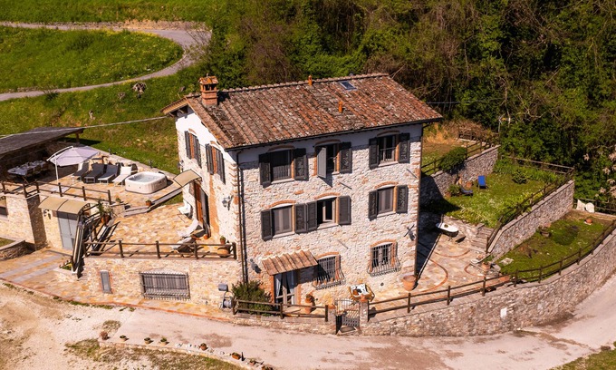 Villabuona Villa | Villa Fenice Country House in Nature's Heart