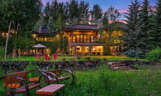 Sun Valley Villa | Villa Fleuve