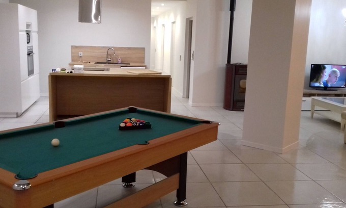 Hesdin-l'Abbe House | Villa for 8 people on a horse farm