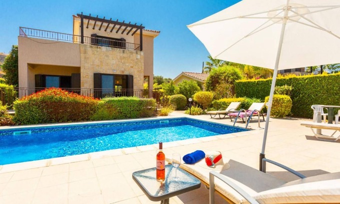 Latsi Villa | Villa Fortuna - Three Bedroom Villa, Sleeps 6