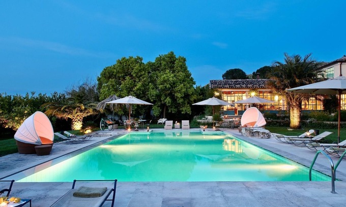 Lentini Villa | VILLA GIARDINI - Eight Bedroom Villa, Sleeps 20