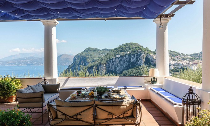 Marina Grande Villa | Villa Ginestra by Elite Villas
