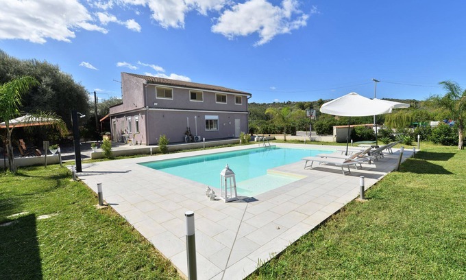 Floridia Villa | Villa Giugiò with private pool
