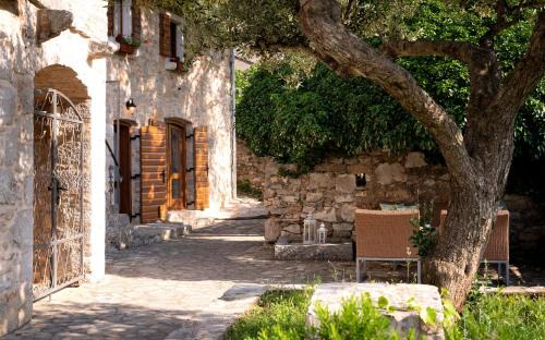Dol Villa | Villa Hedera - beautiful stone house Hvar
