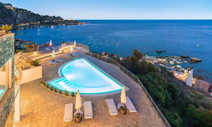 Villagonia Villa | Villa Hera - Giardini Naxos, Sicilia