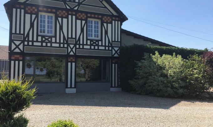Dormans Cottage | Villa Hortensia half-timbered house, park, quiet, WIFI, wide open spaces