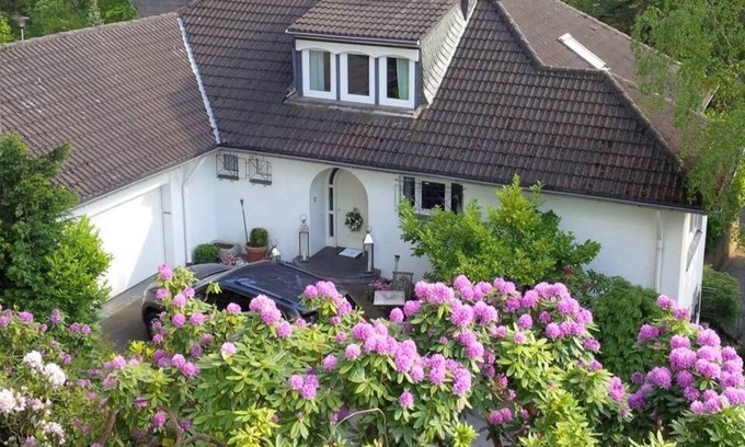 Aachen House | Villa Hydrangea in Aachen welcomes you!