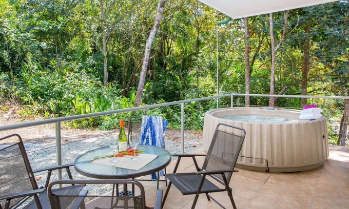 Parrita House | Villa Iguana - Great place & privacy w/Jacuzzi & WiFi