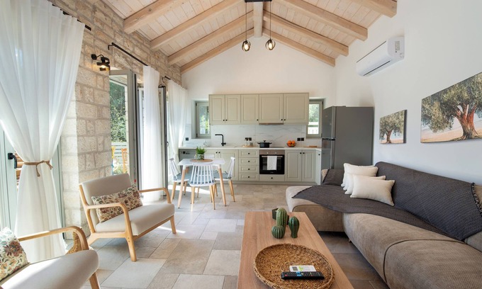 Mpogdanatika Villa | Villa Iliana on Paxos is looking forward to host you.