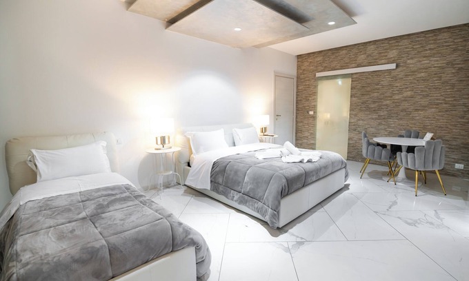 San Martino Buon Albergo Villa | Villa Immersa nel Verde con Piscina, Tennis e Vista sul Nostro Fiume