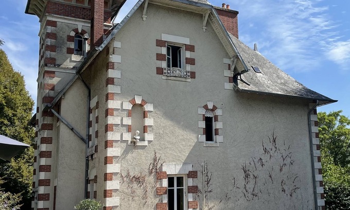 Saint-Saulge Villa | Villa in a green setting in the Morvan foothills