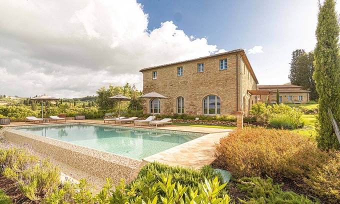Castelfalfi Villa | Villa in Castelfalfi with 5 bedrooms sleeps 10