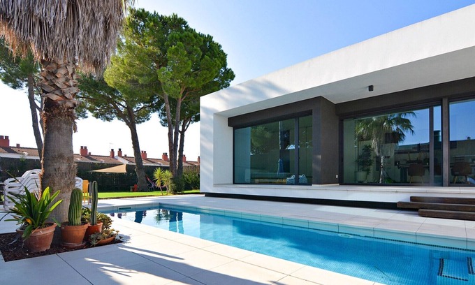 L'Escala Villa | Villa in L’Escala near Riells Beach