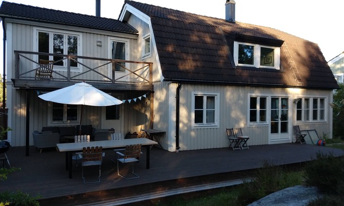 Saltsjo-Duvnas House | Villa in nice suburb of Stockholm, close to lake, archipelago and sea