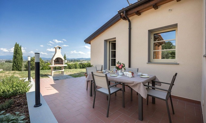 Poggio a Caiano Villa | Villa in Poggio A Caiano with 2 bedrooms sleeps 4