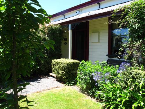 Martinborough House | Villa in the Vines