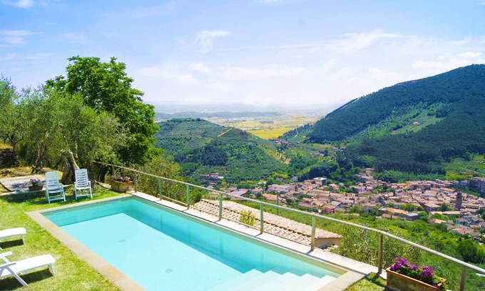 Buti Villa | Villa in Tuscany with private pool and Wi-fi above historic Buti, near Pisa