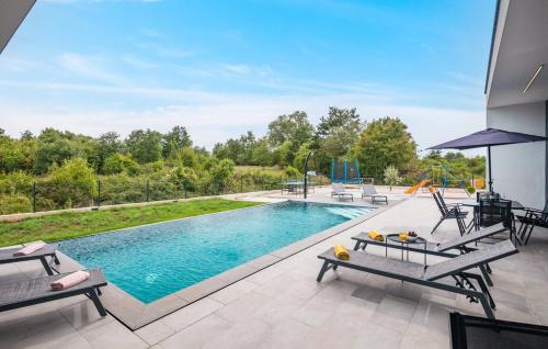 Muzini Villa | Villa INNA
