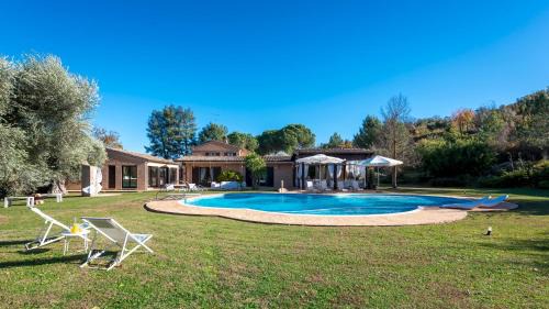 Civitanova Alta Villa | VILLA ISOTTA 8&4, Emma Villas